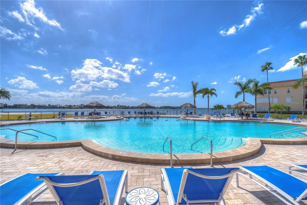 Picture of 5220 Brittany Drive S Unit 807, St Petersburg, FL 33715