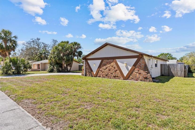 Picture of 1010 Stonefence Way, Tarpon Springs FL 34689