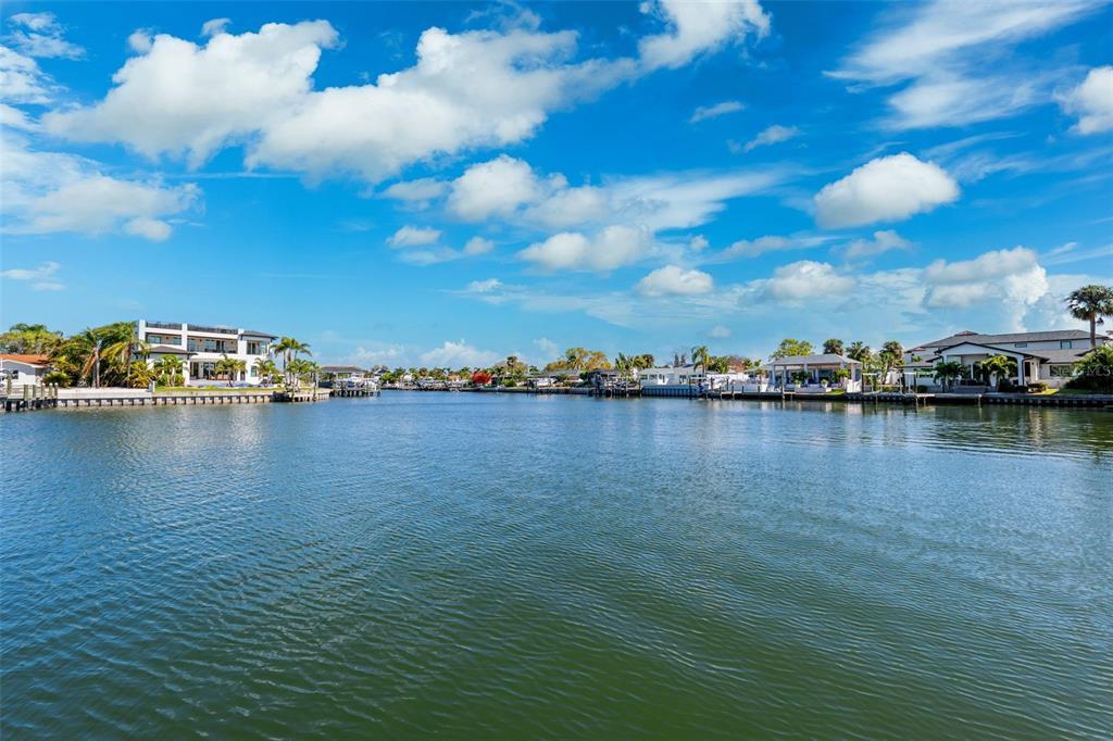 Picture of 3906 Versailles Drive, Tampa, FL 33634