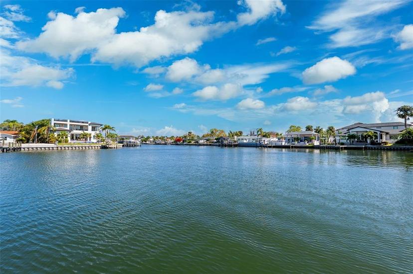 Picture of 3906 Versailles Drive, Tampa FL 33634