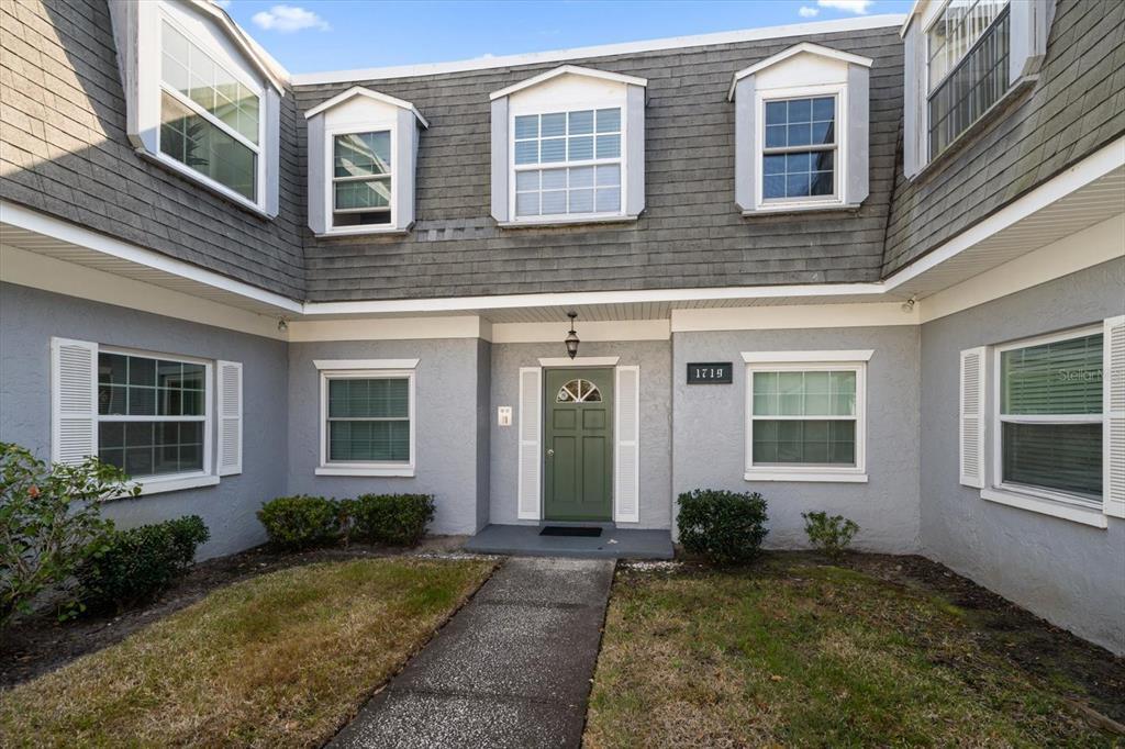 Picture of 1719 Belleair Forest Drive Unit B, Belleair, FL 33756