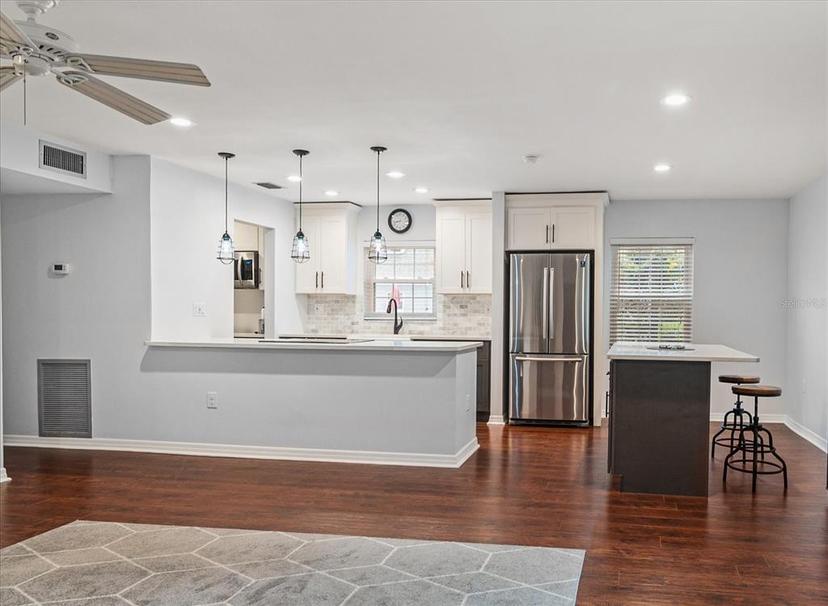 Picture of 1719 Belleair Forest Drive Unit B, Belleair FL 33756
