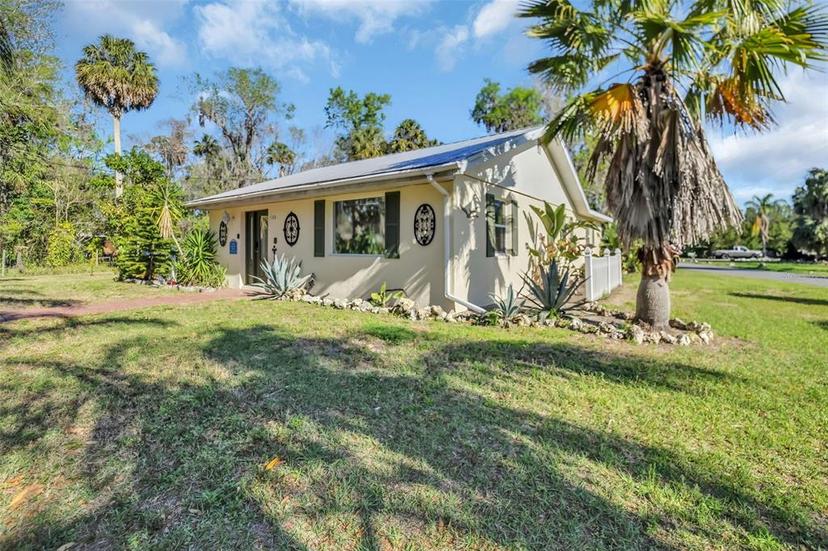 Picture of 1149 SE Kings Bay Drive, Crystal River FL 34429