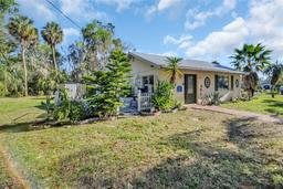 Picture of 1149 SE Kings Bay Drive, Crystal River, FL 34429