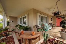 Picture of 2340 W Bay Isle Drive Se, St Petersburg, FL 33705