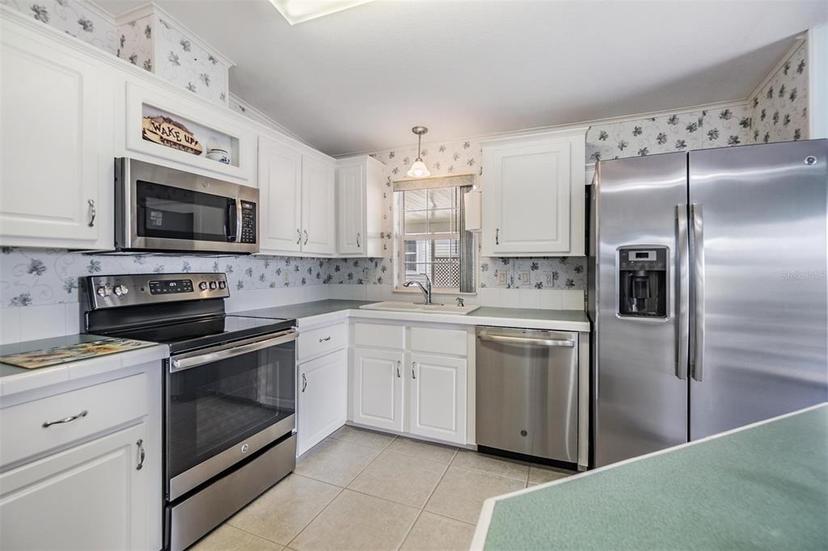 Picture of 37443 Gill Avenue, Zephyrhills FL 33541
