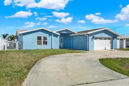 Picture of 535 Johns Pass Avenue, Madeira Beach, FL 33708