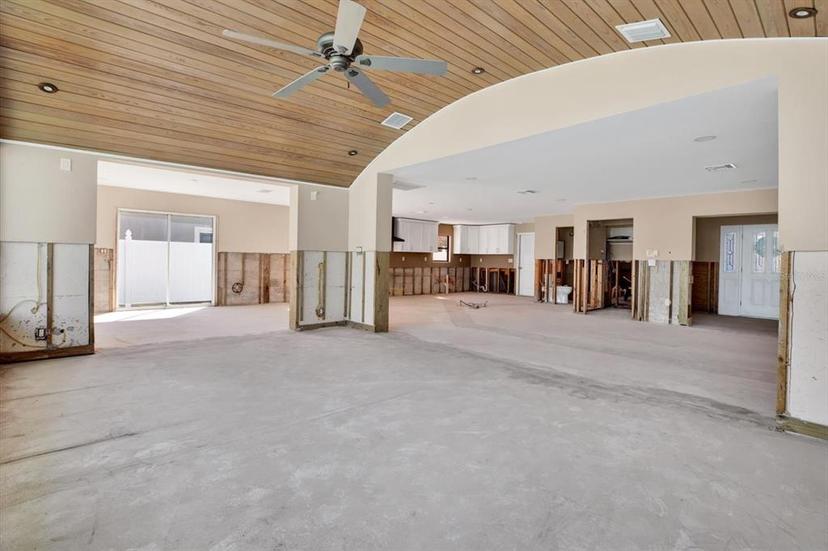 Picture of 535 Johns Pass Avenue, Madeira Beach FL 33708