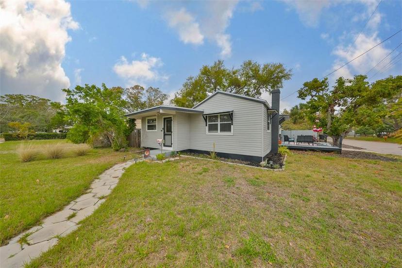 Picture of 5601 2Nd Avenue N, St Petersburg FL 33710