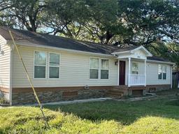 Picture of 902 Estelle Ave, Brandon, FL 33511