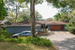 Picture of 925 Northside Drive, Mount Dora, FL 32757