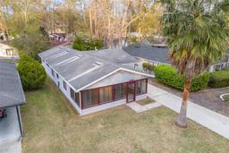 Picture of 9064 NW 37Th Circle, Gainesville, FL 32653