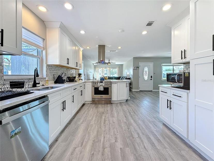 Picture of 1859 Oklahoma Avenue Ne, St Petersburg FL 33703