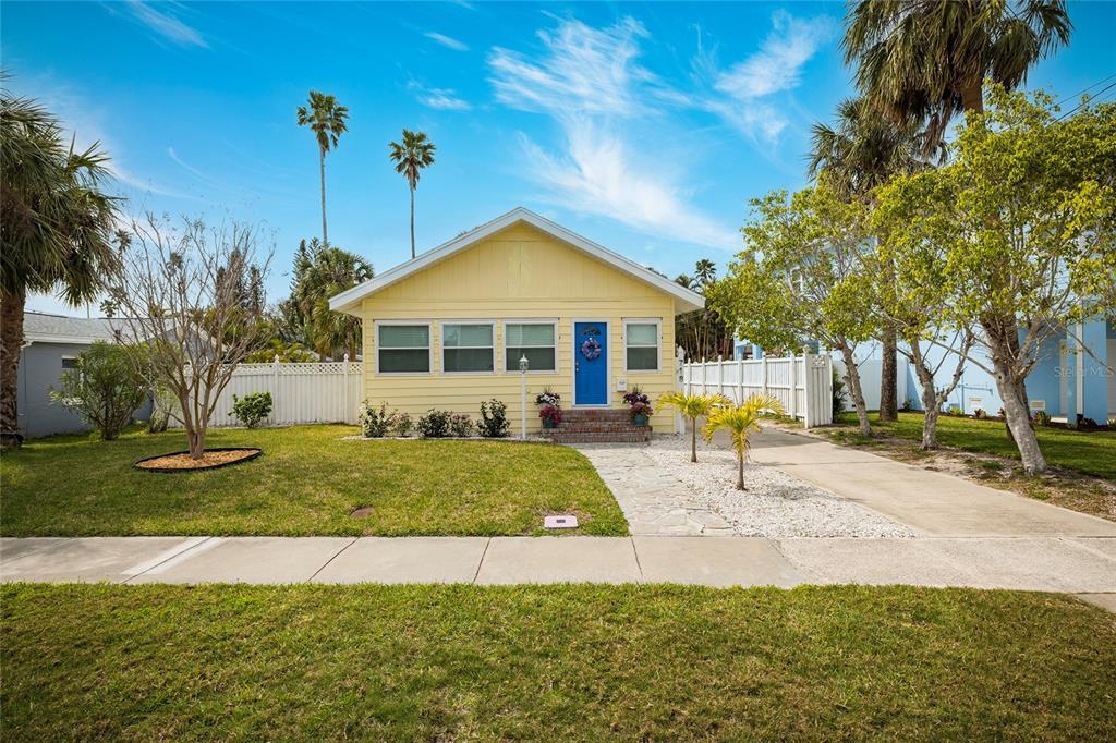 Picture of 718 Bay Esplanade, Clearwater Beach, FL 33767