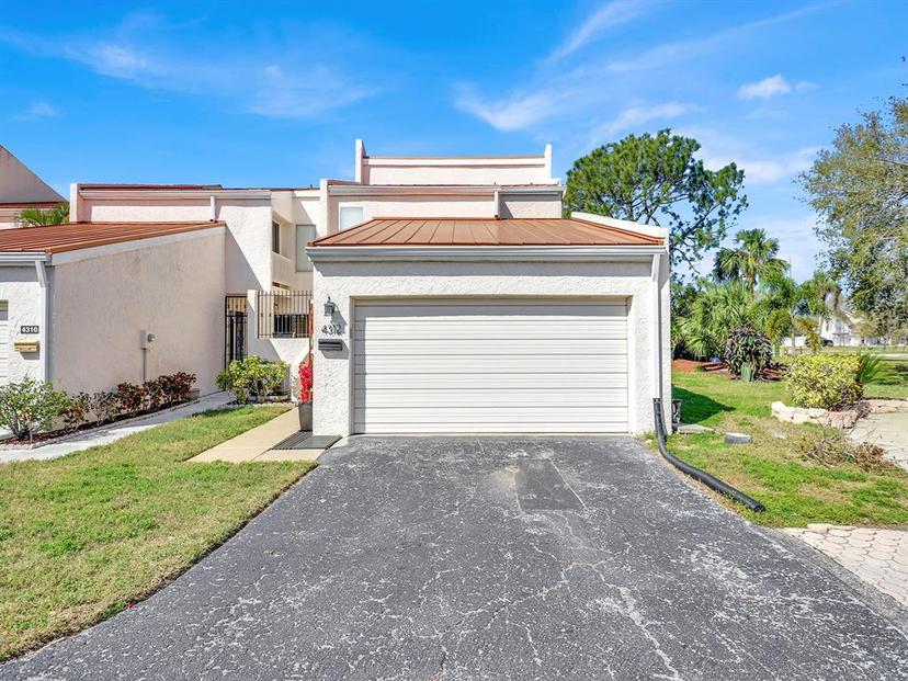 Picture of 4312 Sunray Court Unit 36, Tampa FL 33615