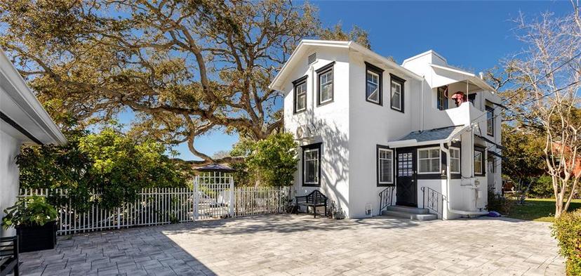 Picture of 1055 Commodore Street, Clearwater FL 33755