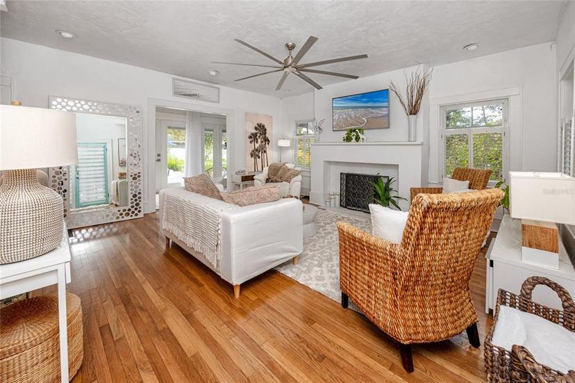 Picture of 1055 Commodore Street, Clearwater FL 33755