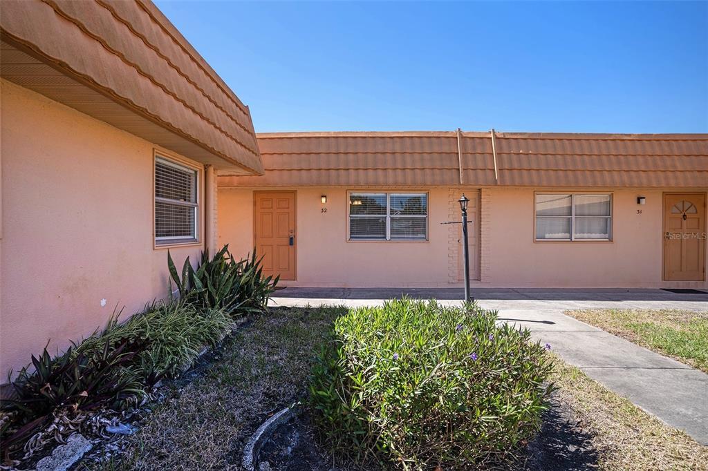Picture of 1801 Bedford Ln # 32, Sun City Center, FL 33573