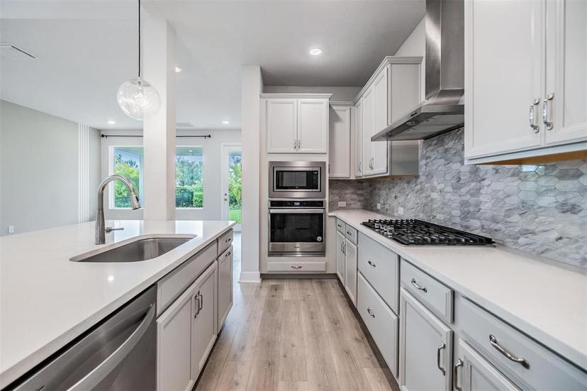 Picture of 5614 Silver Sun Drive, Apollo Beach FL 33572