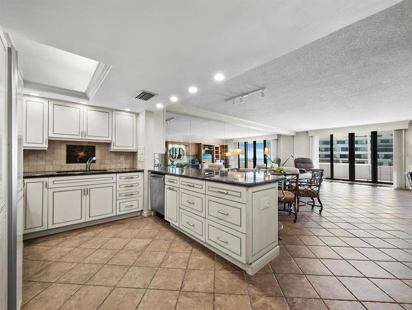 Picture of 1485 Gulf Of Mexico Drive Unit 205, Longboat Key FL 34228