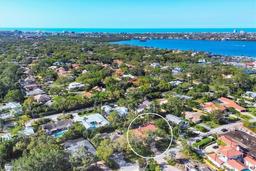 Picture of 1610 S Lake Shore Drive, Sarasota, FL 34231
