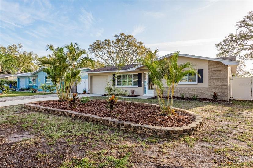 Picture of 2005 Harvard Avenue, Dunedin FL 34698