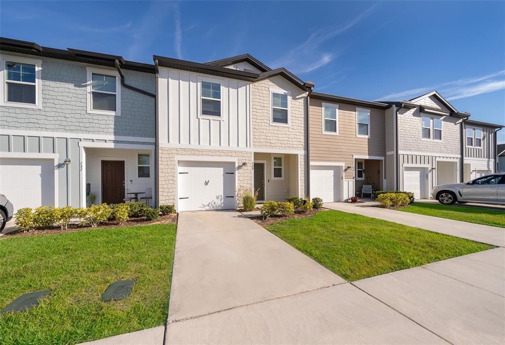 Picture of 728 Madison Drive, Davenport, FL 33837