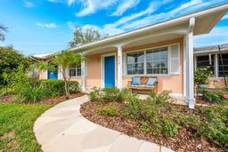 Picture of 936 N Baker Street, Mount Dora, FL 32757