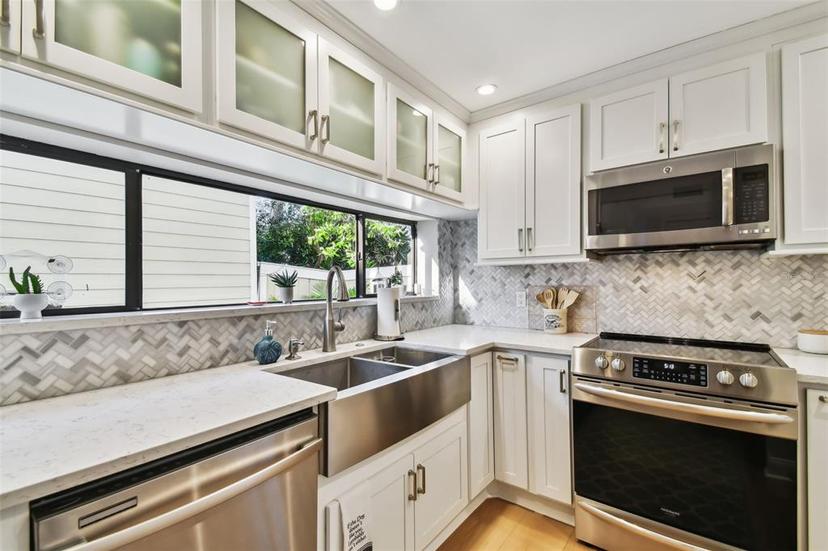 Picture of 2818 W Thornton Avenue, Tampa FL 33611