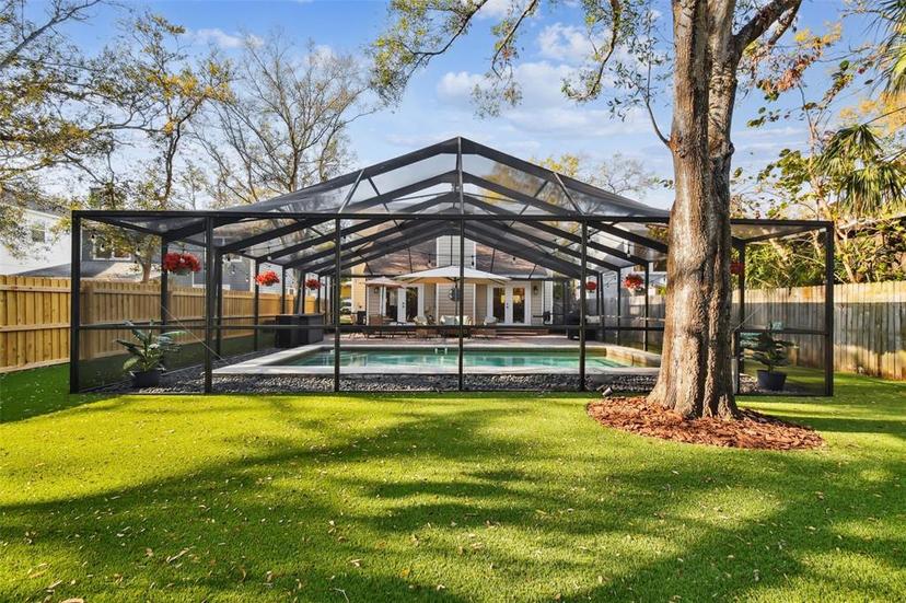 Picture of 2818 W Thornton Avenue, Tampa FL 33611