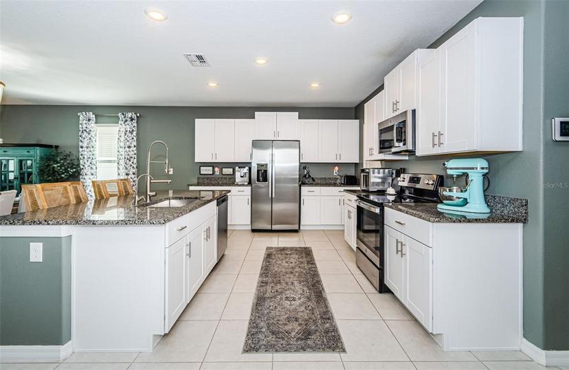 Picture of 6482 Beverly Hills Drive, Zephyrhills FL 33541