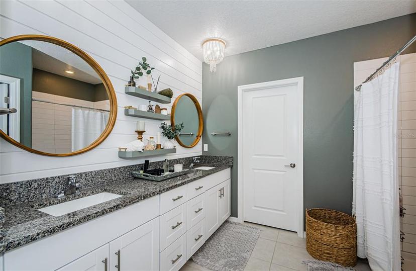 Picture of 6482 Beverly Hills Drive, Zephyrhills FL 33541