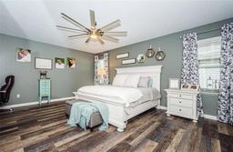 Picture of 6482 Beverly Hills Drive, Zephyrhills, FL 33541