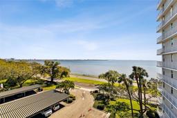 Picture of 2611 Bayshore Boulevard Unit 605, Tampa, FL 33629
