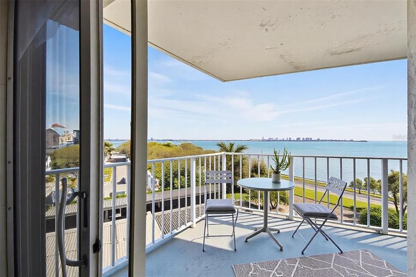 Picture of 2611 Bayshore Boulevard Unit 605, Tampa FL 33629