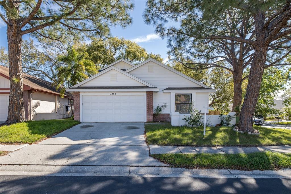 Picture of 2233 Springwood Circle W, Clearwater, FL 33763