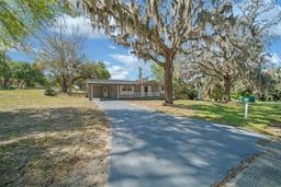 Picture of 211 Sara Lane, Leesburg, FL 34748