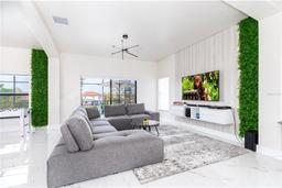 Picture of 502 Summer Place Loop, Clermont, FL 34714