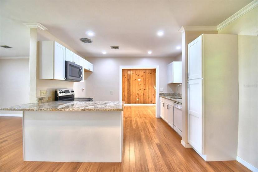 Picture of 1475 S Lake Howard Drive, Winter Haven FL 33880