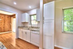 Picture of 1475 S Lake Howard Drive, Winter Haven, FL 33880