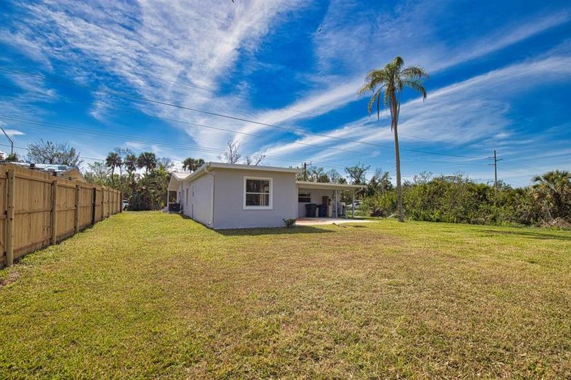 Picture of 221 Laurel Road E, Nokomis FL 34275