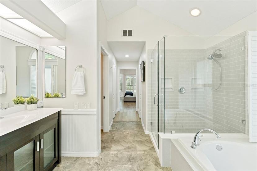 Picture of 15932 Ellsworth Drive, Tampa FL 33647