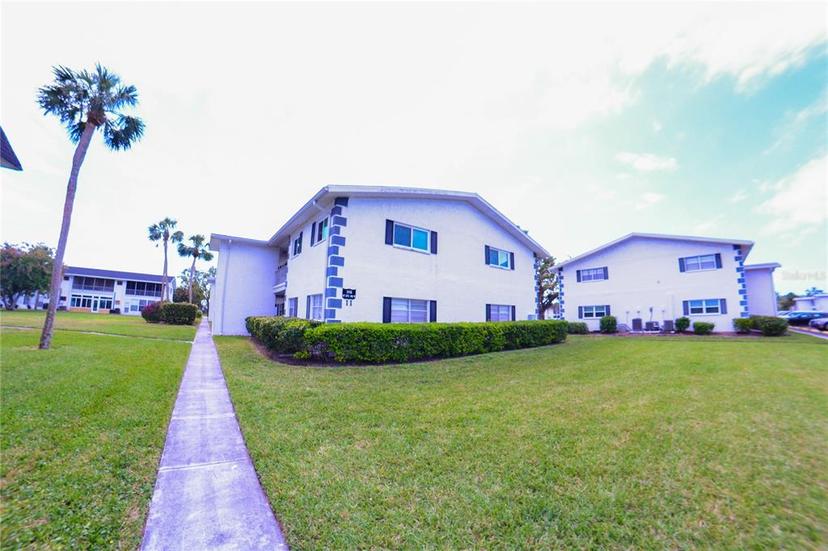 Picture of 105 47Th Avenue Drive W Unit 377, Bradenton FL 34207