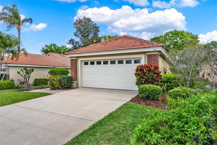 Picture of 208 Lake Region Boulevard S, Winter Haven FL 33881