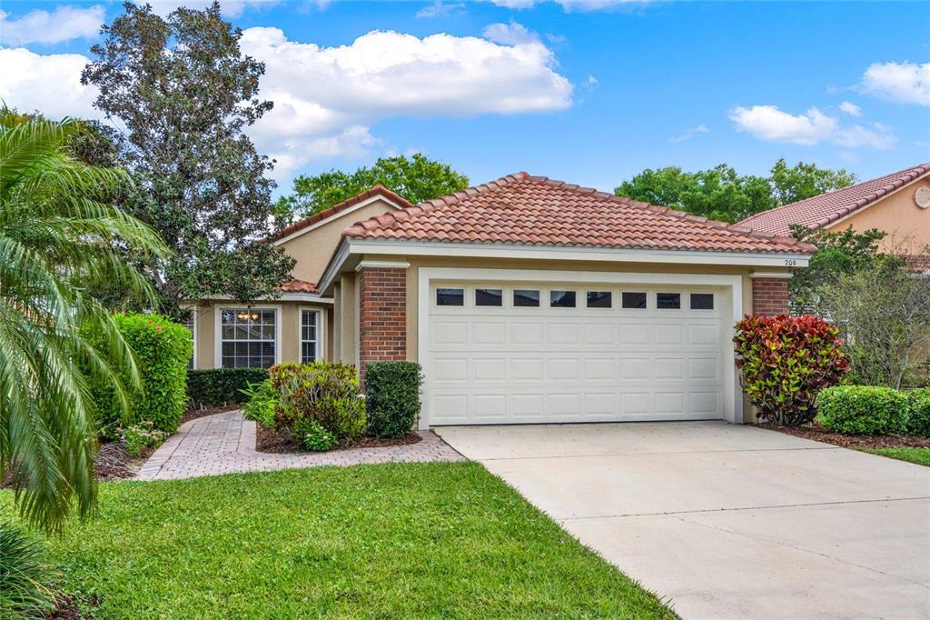 Picture of 208 Lake Region Boulevard S, Winter Haven, FL 33881