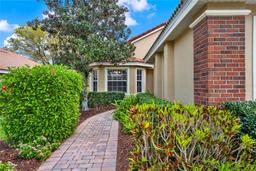 Picture of 208 Lake Region Boulevard S, Winter Haven, FL 33881