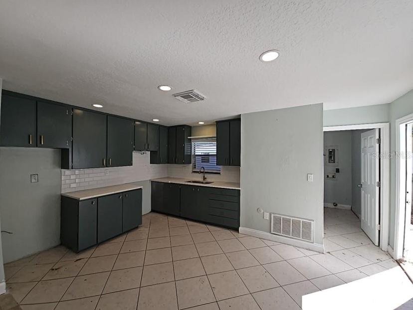 Picture of 4501 67Th Street N, St Petersburg FL 33709
