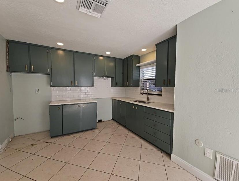 Picture of 4501 67Th Street N, St Petersburg FL 33709