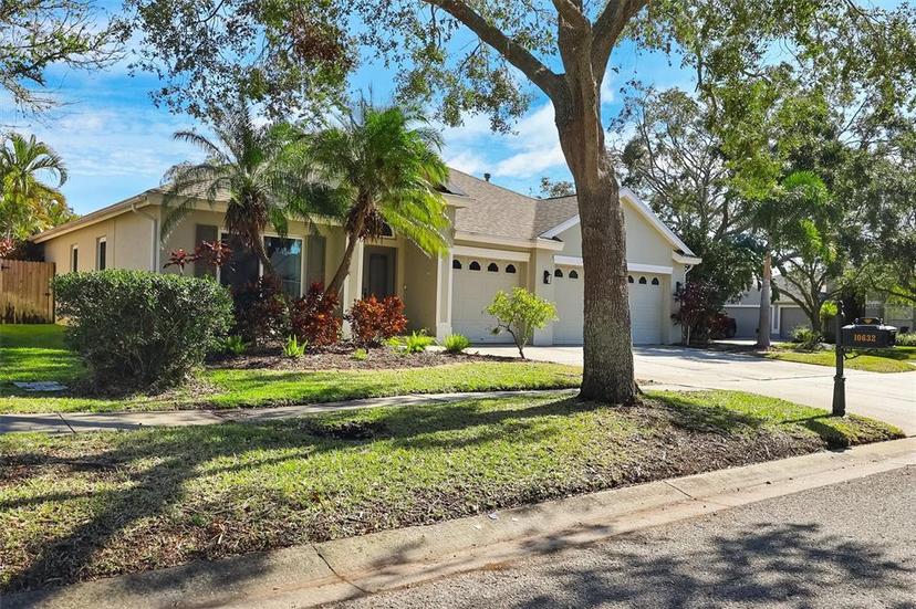 Picture of 10632 Weybridge Drive, Tampa FL 33626
