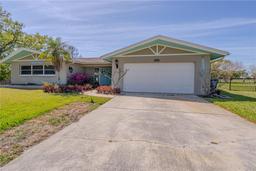 Picture of 9022 St Andrews Drive, Seminole, FL 33777